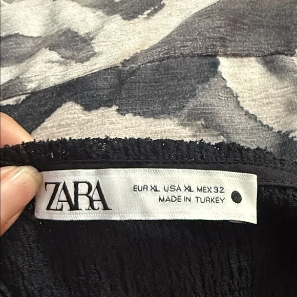 Zara Elegant Black Women's Top - Picture 6 of 6